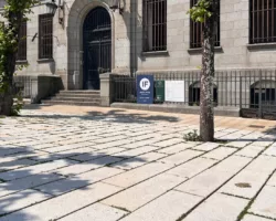 Dalle engazonnée en pierre naturelle