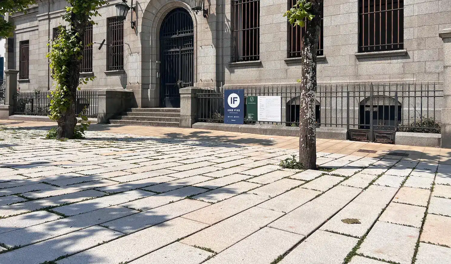 Dalle engazonnée en pierre naturelle