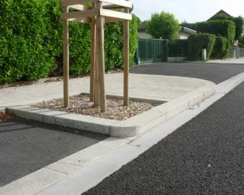 Bordures en pierre naturelle pour voirie