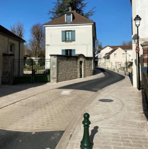 Pavés, dalles, bordures et caniveaux en calcaire beige VB flammé à Maule