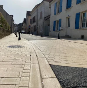 Bordures, pavés, dalles et caveaux en calcaire VB flammé à Maule