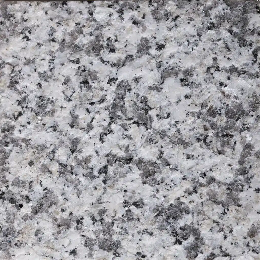 Pierre naturelle en granit gris Belouga en finition flammée