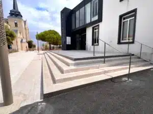 Marches en calcaire beige à Saint-Hilaire-de-Riez