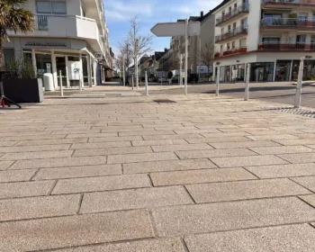 Dalle en pierre naturelle pour aménagement urbain